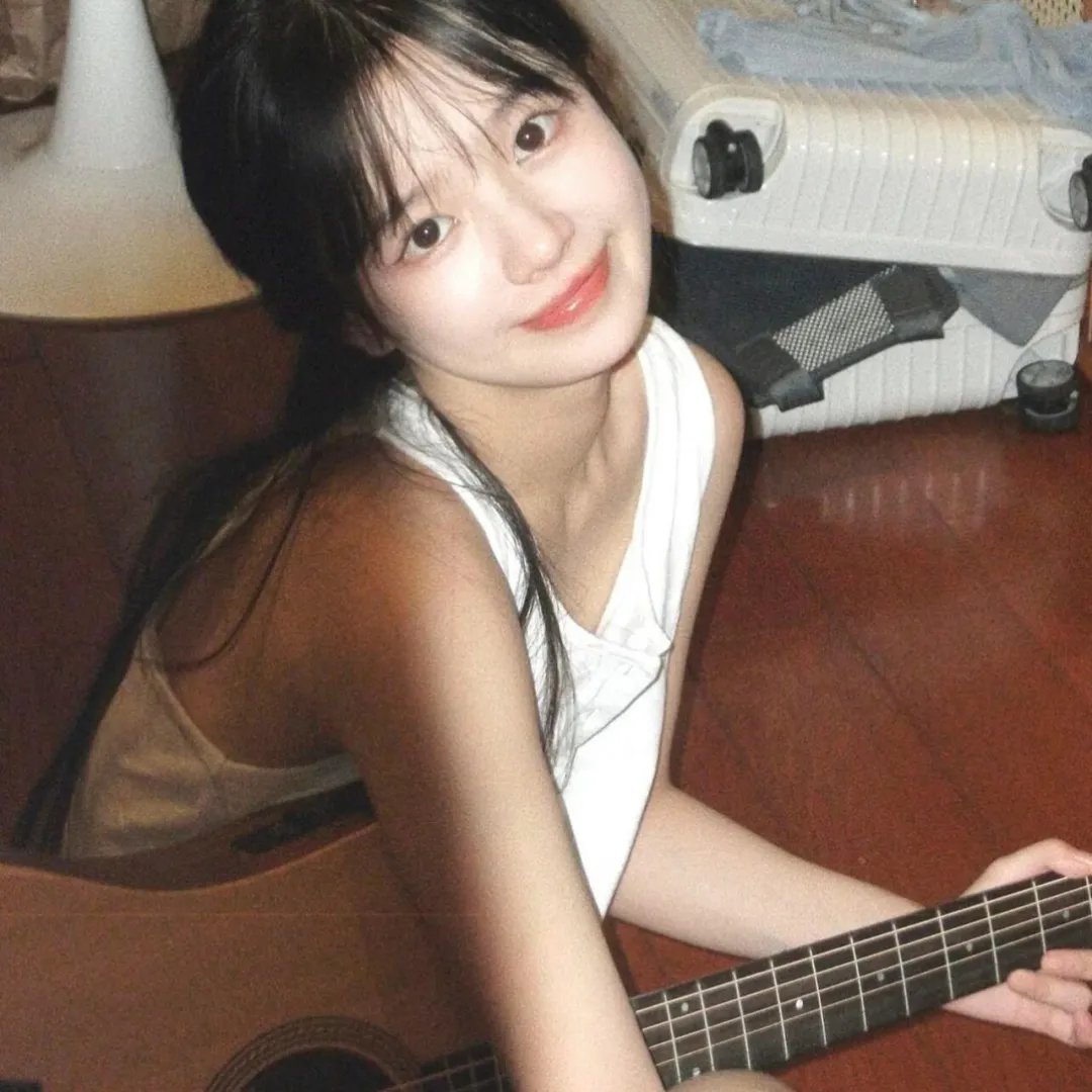 单车上的少女
