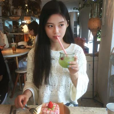 红衣小女孩